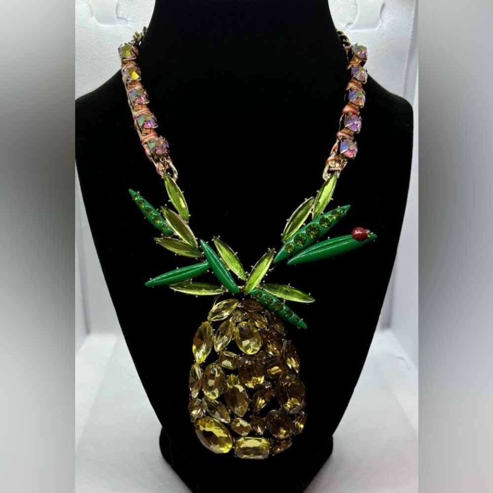 BETSEY JOHNSON Limited Edition RARE Oversized Pineapple Necklace & Earrings NWT - Picture 8 of 16